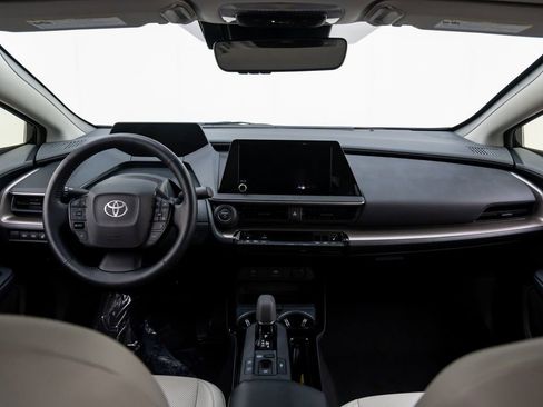 Used 2024 Toyota Prius XLE image 9