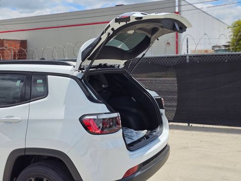 New 2026 Jeep Compass Latitude AWD/4WD image 8
