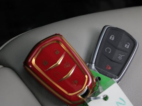 Used 2021 Cadillac XT4 Premium Luxury w/ LPO, Radiant Package image 28