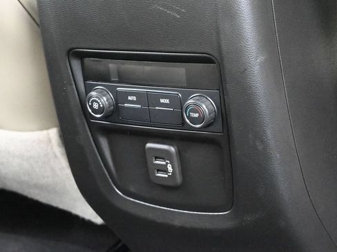Used 2020 Buick Enclave Essence FWD image 39