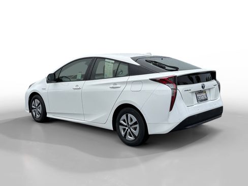 Used 2018 Toyota Prius Two image 3
