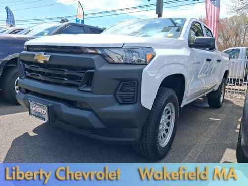 Used 2025 Chevrolet Colorado W/T RWD image 28