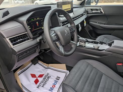 New 2026 Mitsubishi Outlander SE FWD image 9