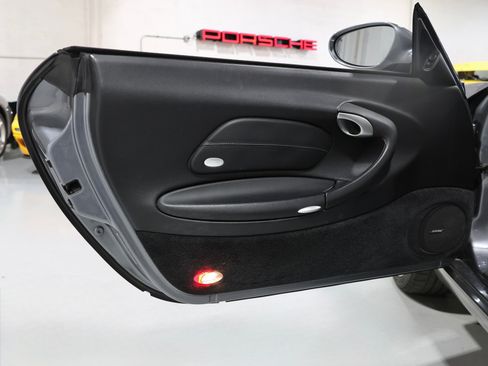 Used 2002 Porsche 911 Cabriolet image 8