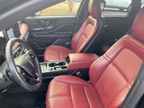 Used 2023 Lincoln Corsair Reserve w/ Jet Appearance Package image 11