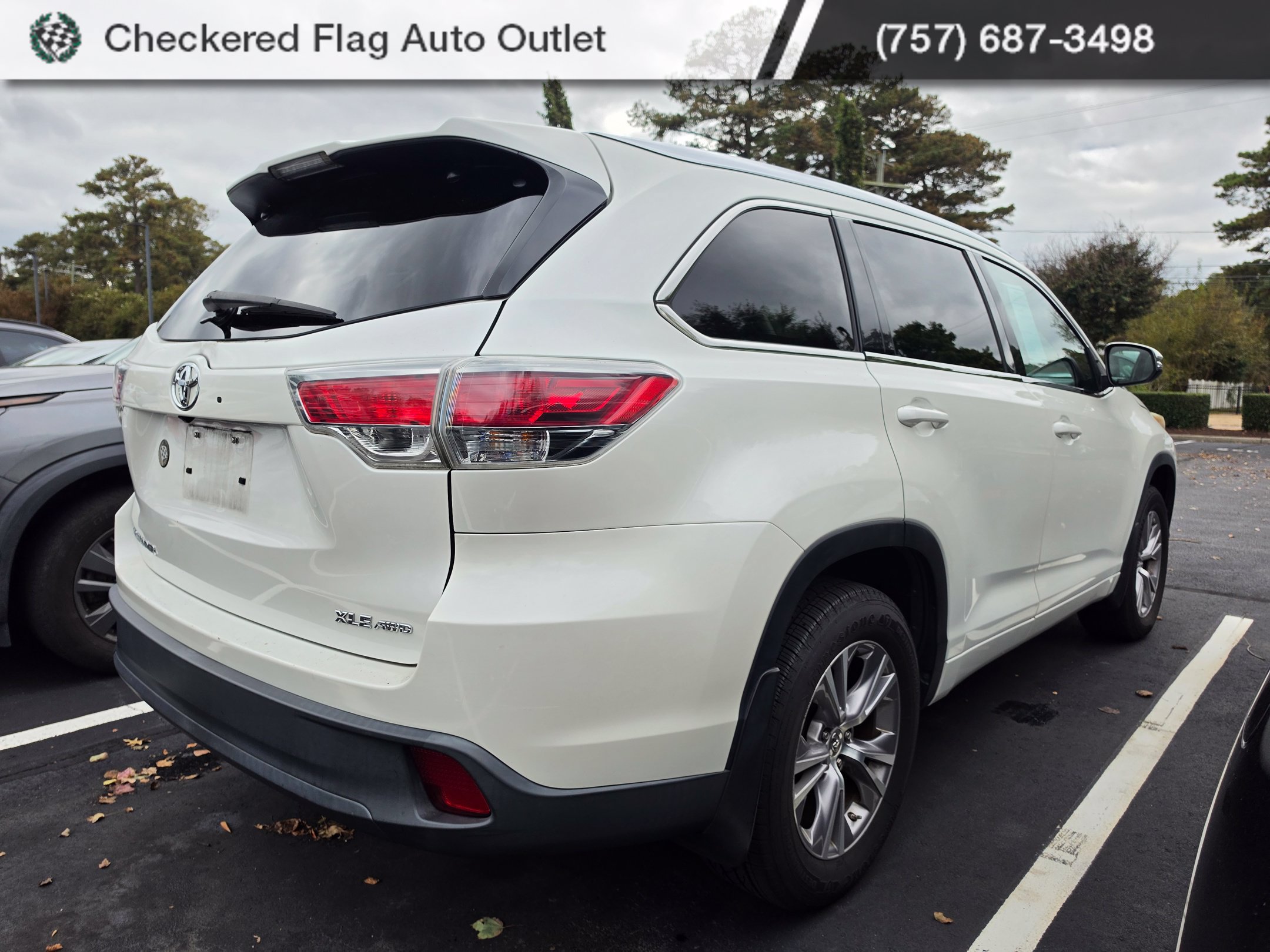 Used 2015 Toyota Highlander XLE AWD/4WD image 6