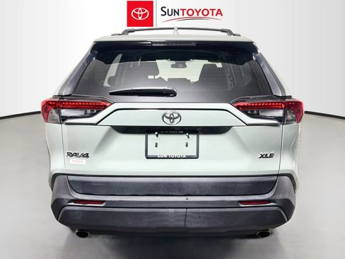Used 2021 Toyota RAV4 XLE FWD image 5