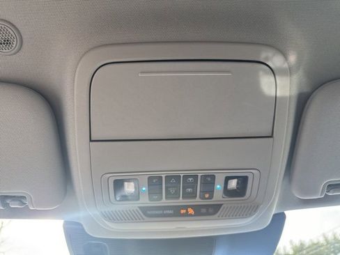 Certified 2022 Ford Explorer XLT w/ Equipment Group 202A image 16