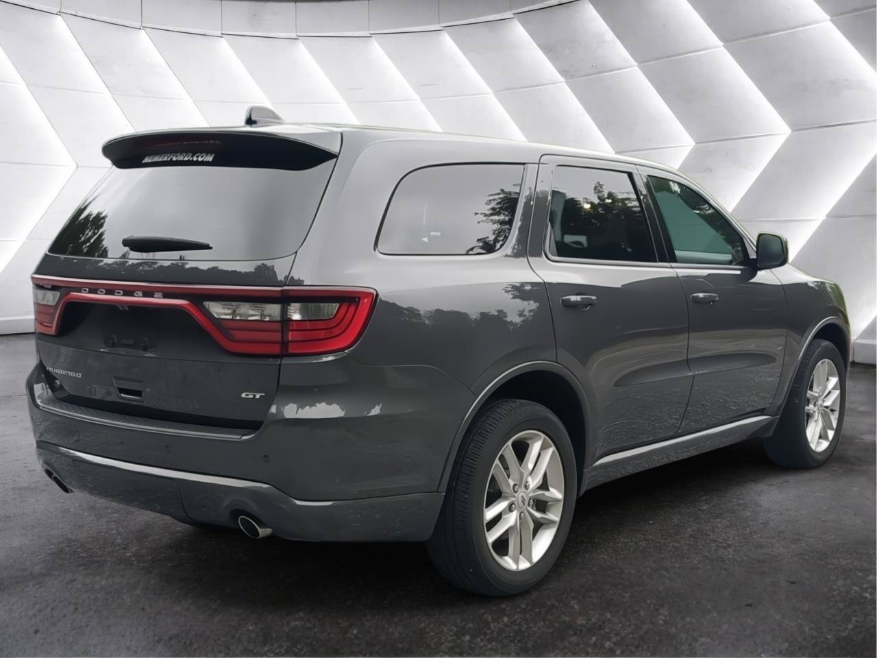 Used 2025 Dodge Durango GT AWD/4WD image 3