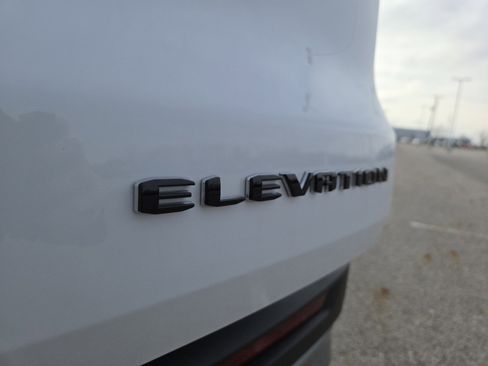 Used 2025 GMC Acadia Elevation image 11