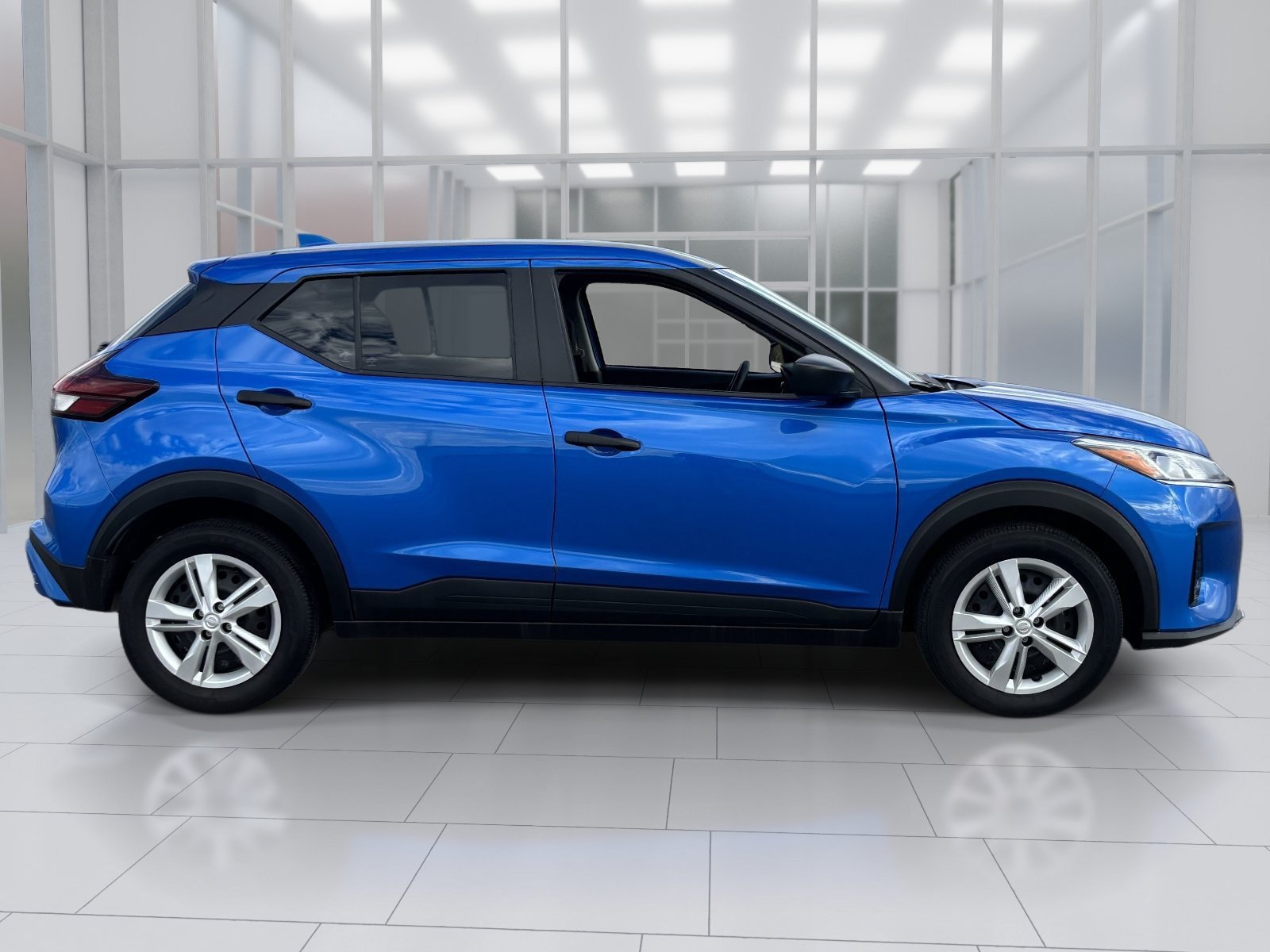 Used 2024 Nissan Kicks S FWD image 6