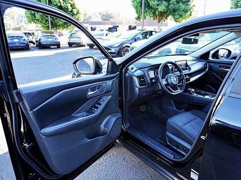 Used 2024 Nissan Rogue SV FWD image 37