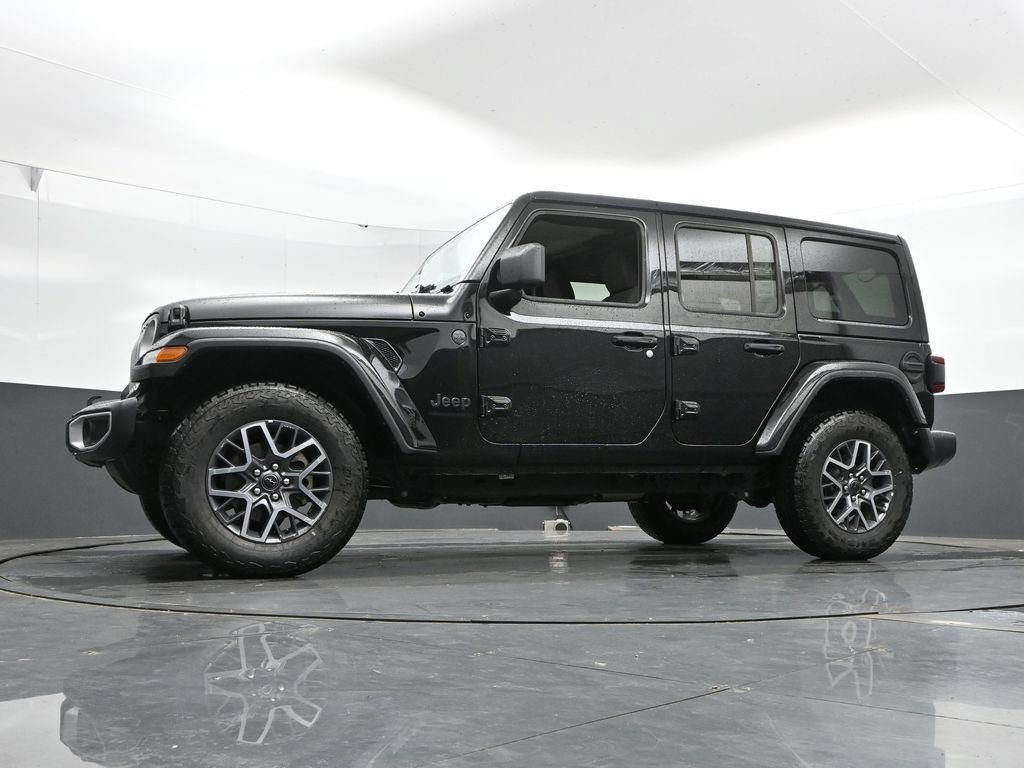 Used 2025 Jeep Wrangler Unlimited Sahara AWD/4WD image 46