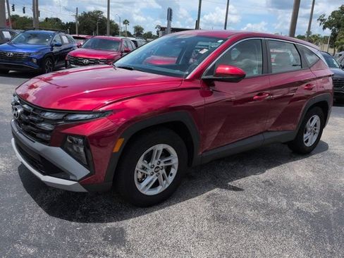 Certified 2025 Hyundai Tucson SE FWD image 8
