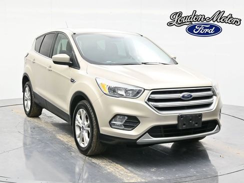 Used 2017 Ford Escape SE w/ SE Cold Weather Package image 1