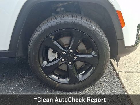 Used 2023 Jeep Grand Cherokee L Laredo AWD/4WD image 10