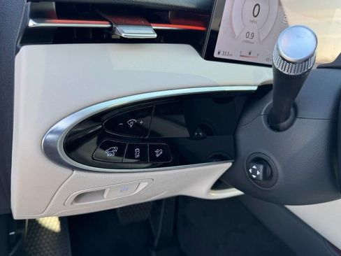 New 2026 Genesis GV70 2.5T Advanced image 12