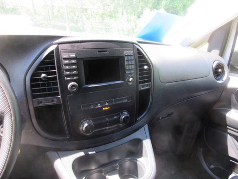 Used 2019 Mercedes-Benz Metris image 38