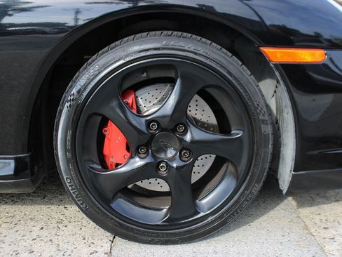 Used 2004 Porsche 911 Carrera 4S AWD/4WD image 32