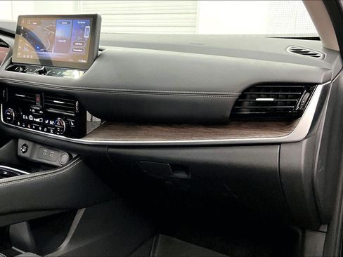 Used 2025 Nissan Rogue Platinum w/ Platinum Premium Package AWD/4WD image 37