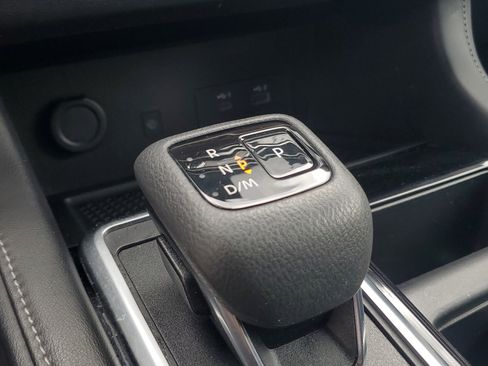 Used 2023 Nissan Pathfinder SL w/ SL Premium Package FWD image 9