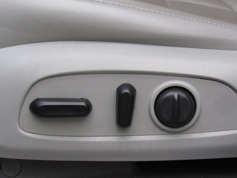 Used 2019 GMC Acadia SLT image 13