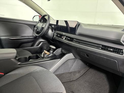Used 2025 Kia K4 FWD image 27