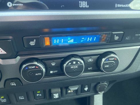 Used 2023 Toyota Tacoma TRD Off-Road image 19