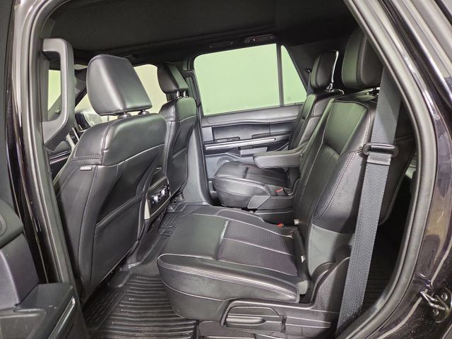 Used 2021 Ford Expedition XLT AWD/4WD image 16