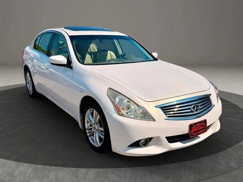 Used 2012 INFINITI G37 x Sedan w/ Premium Pkg AWD/4WD image 4