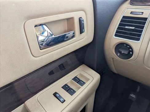 Used 2019 Ford Flex Limited FWD image 9