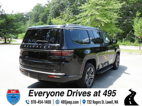 Used 2024 Jeep Wagoneer 4WD w/ Premium Group I image 5