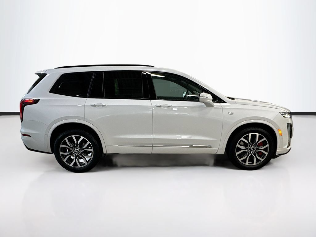 Used 2025 Cadillac XT6 Sport w/ Technology Package AWD/4WD image 4