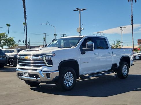 Used 2025 Chevrolet Silverado 2500 LTZ AWD/4WD image 39
