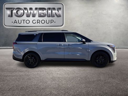 Certified 2025 Kia Carnival SX Prestige image 3