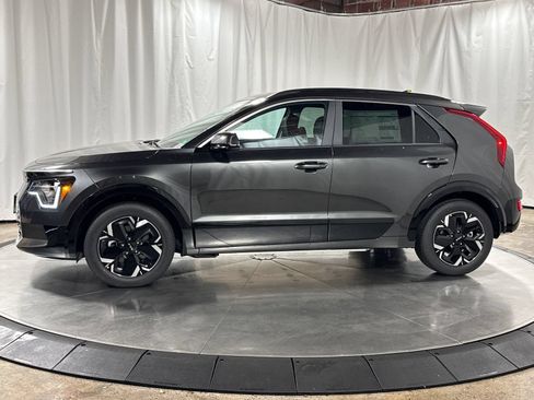New 2026 Kia Niro Wind w/ Wind Preserve Package FWD image 3