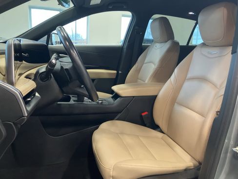 Used 2024 Cadillac XT4 Luxury image 10