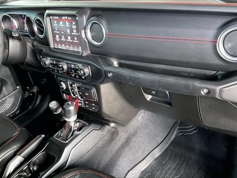 Used 2020 Jeep Gladiator Rubicon w/ Advanced Safety Group AWD/4WD image 23