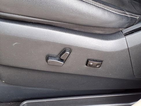 Used 2020 Dodge Grand Caravan SXT image 26