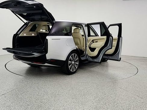 Certified 2023 Land Rover Range Rover SE AWD/4WD image 11