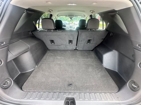 Used 2023 Chevrolet Equinox LS FWD image 18