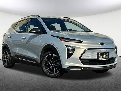 Used 2022 Chevrolet Bolt EUV Premier w/ Sun & Sound Package image 2