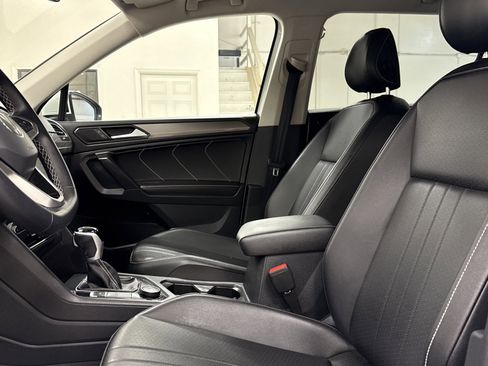 Used 2024 Volkswagen Tiguan SE image 4