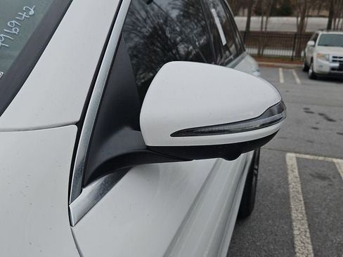 Used 2021 Mercedes-Benz GLC 300 4MATIC w/ Premium Package image 16