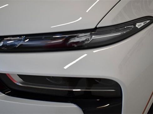 Used 2024 BMW X7 M60i w/ Executive Package image 17