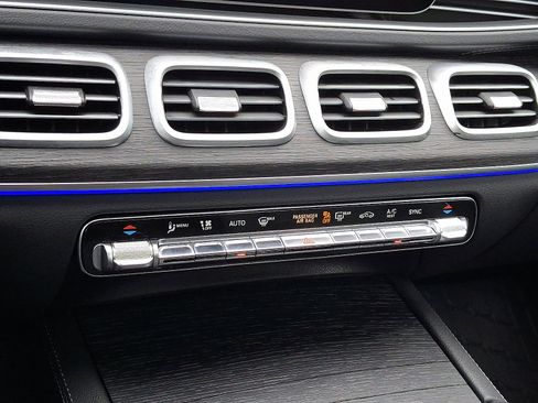 Certified 2025 Mercedes-Benz GLS 450 4MATIC image 16