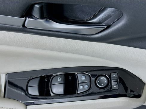 Used 2023 Nissan Altima 2.5 SV FWD image 15