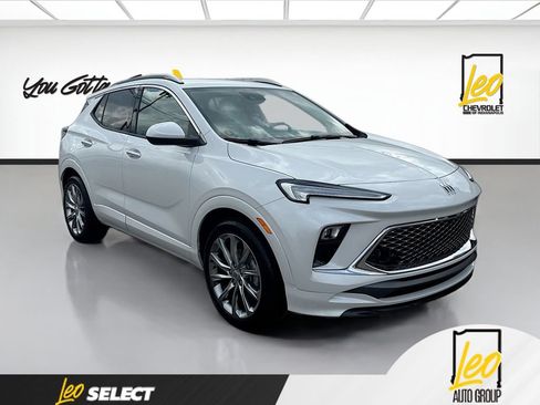 Used 2024 Buick Encore GX Avenir w/ Avenir Convenience Package FWD image 5