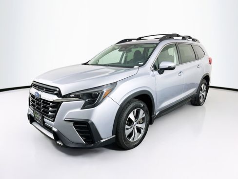 Used 2023 Subaru Ascent Premium w/ Convenience Package image 3