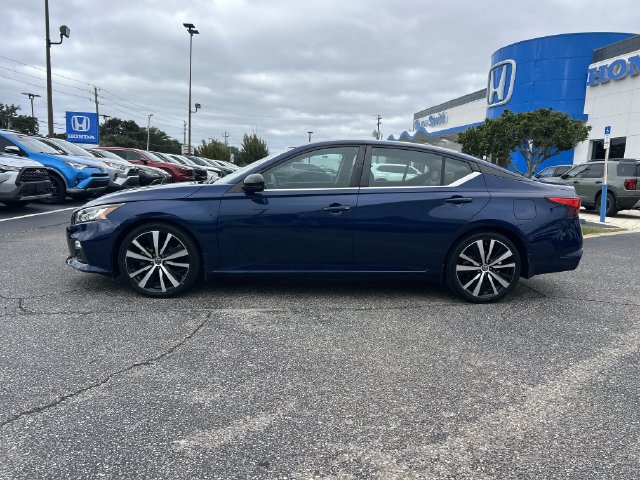 Used 2020 Nissan Altima 2.5 SR w/ Premium Package FWD image 3
